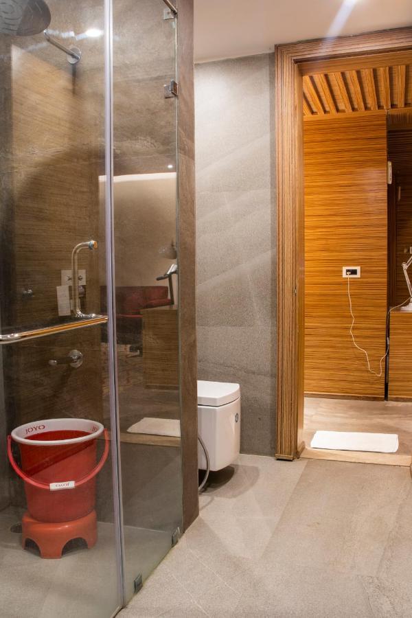 Hotel Landmark Rewa Екстериор снимка